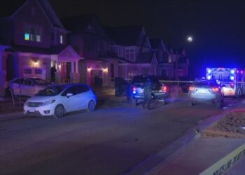 2 suspects sought after one person seriously injured in Oakville shooting