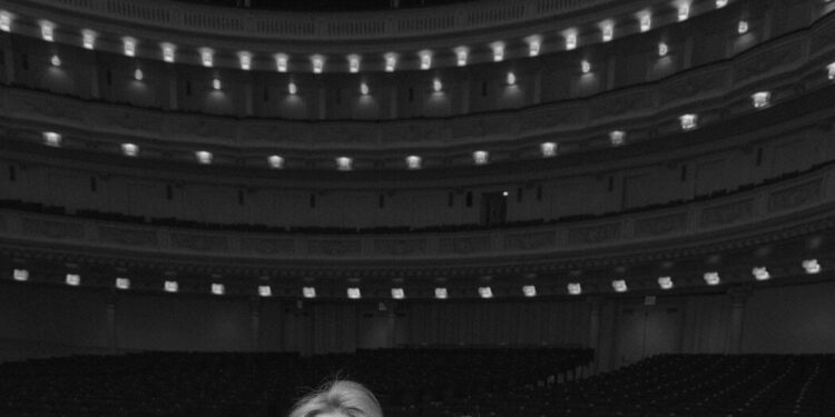 Renée Fleming and Uma Thurman Share an Odyssey Renée Fleming and Uma Thurman Share an Odyssey