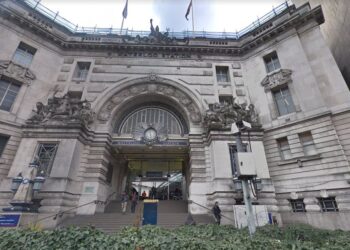 South London train routes could be cut at short notice because of Covid, journey operators warn – South London News
