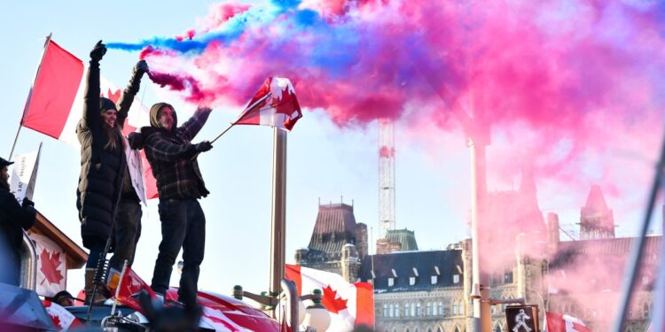 Thousands across Canada join truckers protesting COVID curbs | Coronavirus pandemic News Thousands across Canada join truckers protesting COVID curbs | Coronavirus pandemic News