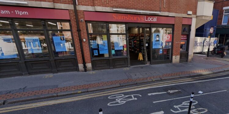 Croydon cyclist left fuming after Sainsbury’s lorry parks across cycle lane forcing him into traffic