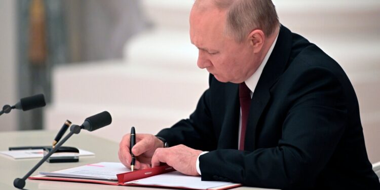 U.S. Offers Limited Initial Response to Russia as It Weighs Stiffer Sanctions U.S. Offers Limited Initial Response to Russia as It Weighs Stiffer Sanctions