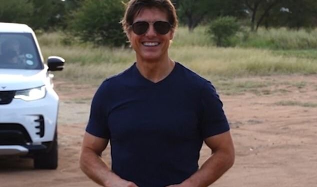 Tom Cruise is greeted by screaming fans following helicopter trip in South Africa Tom Cruise is greeted by screaming fans following helicopter trip in South Africa