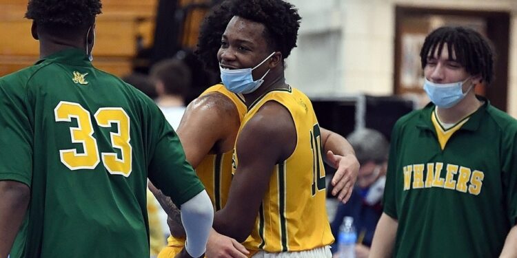 The Day – New London rides freshmen to a win at Waterford