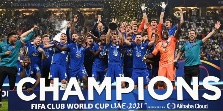Chelsea are world champions, Barcelona saved by Luuk de Jong again, Tottenham in trouble
