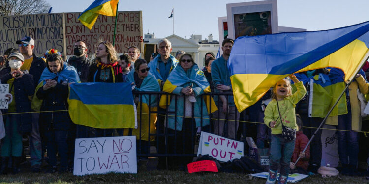 U.S. Flag Makers Rush to fill Orders for Ukrainian Flags U.S. Flag Makers Rush to fill Orders for Ukrainian Flags