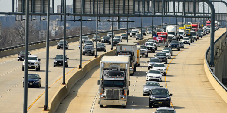 Truckers Protest Mandates on D.S. Beltway for a Second Day Truckers Protest Mandates on D.S. Beltway for a Second Day