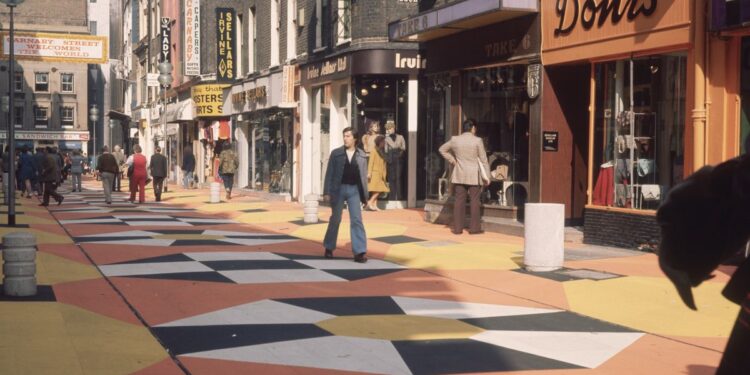 Carnaby Street’s 60-year history captured in pictures from mods and The Kinks to giant baked bean tins Carnaby Street’s 60-year history captured in pictures from mods and The Kinks to giant baked bean tins