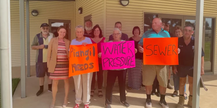 Victorian towns plead for running water supply, sewerage systems Victorian towns plead for running water supply, sewerage systems