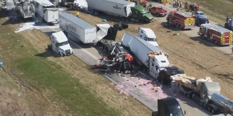 Six Killed in Chain-Reaction Crash on Missouri Interstate
