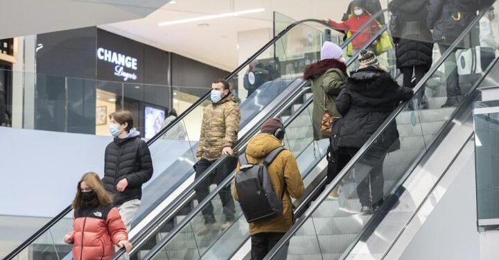 Another COVID-19 wave unlikely in Canada say experts, even with increased global cases – National