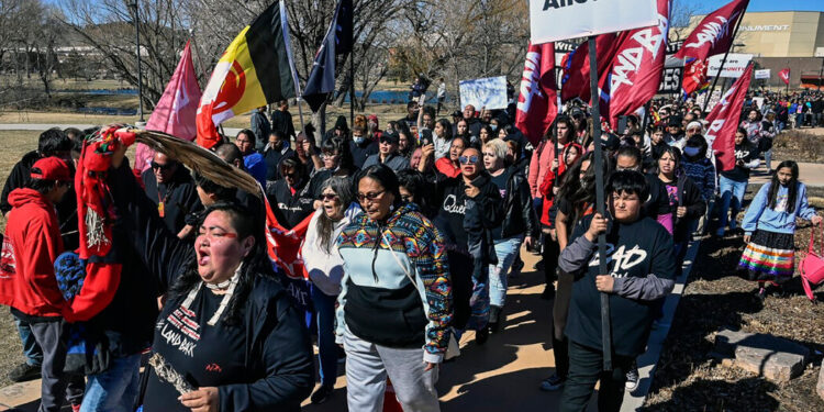 Hotelier’s Post Barring Native Americans Prompts Outrage in South Dakota Hotelier’s Post Barring Native Americans Prompts Outrage in South Dakota