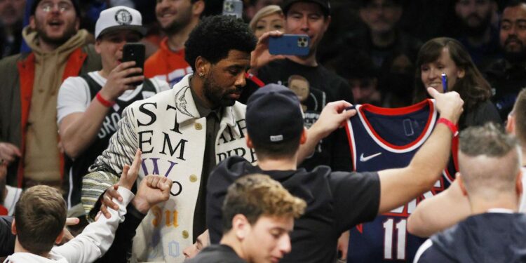 Kyrie Irving attends Nets vs Knicks NBA game despite New York vaccination mandate, LeBron James reacts Kyrie Irving attends Nets vs Knicks NBA game despite New York vaccination mandate, LeBron James reacts