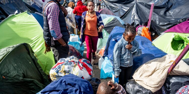 Undocumented migrants in South Africa Undocumented migrants in South Africa