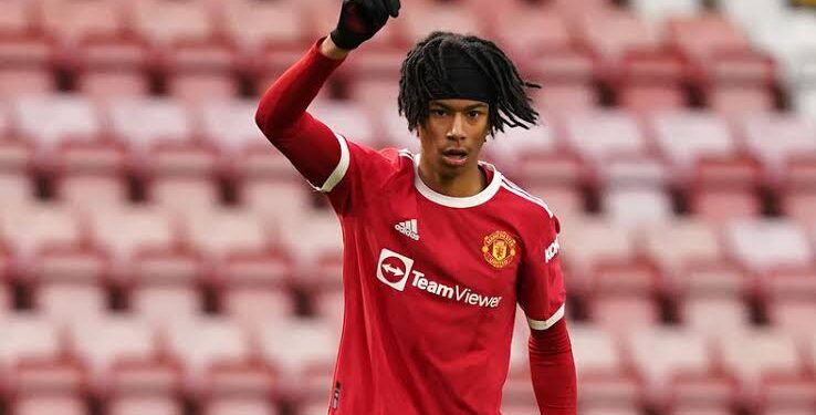 Man United’s Oyedele Decides Between Poland, Nigeria, England Man United’s Oyedele Decides Between Poland, Nigeria, England