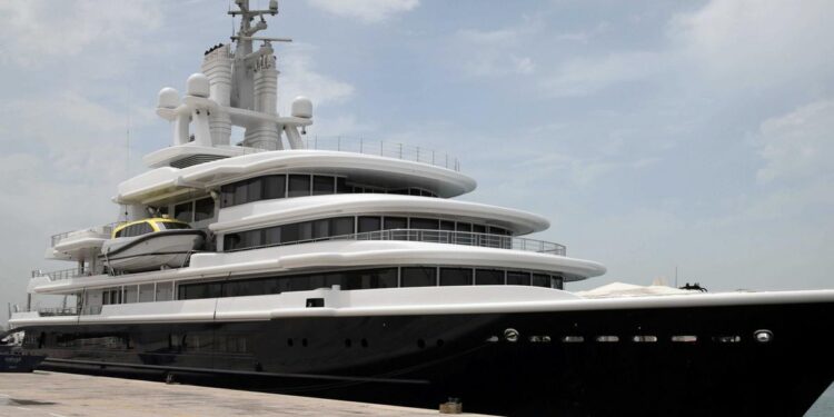 At least 5 superyachts belonging to Russian billionaires are anchored in or cruising around the Maldives amid sweeping sanctions: report