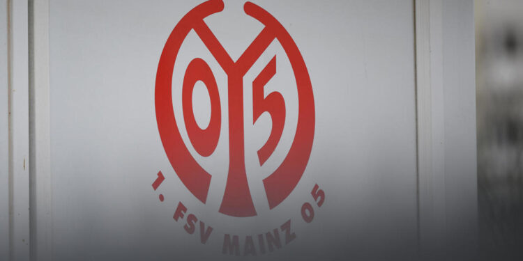 Notebook: Mainz 05 hit by COVID outbreak; underdogs near cup glory in Spain and France; Belgian inclusion push Notebook: Mainz 05 hit by COVID outbreak; underdogs near cup glory in Spain and France; Belgian inclusion push