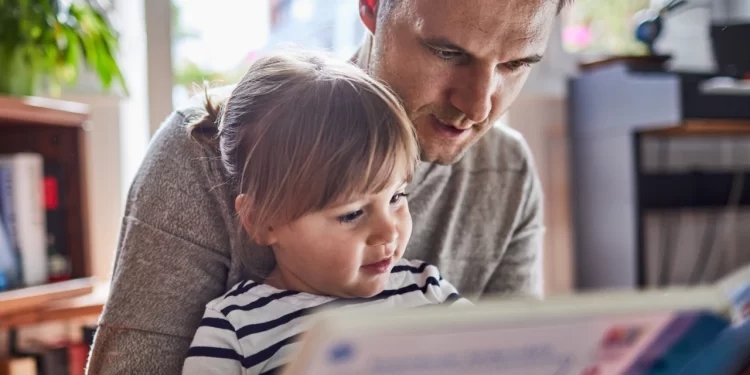 Reading to kids ‘helps to develop vital literacy skills’