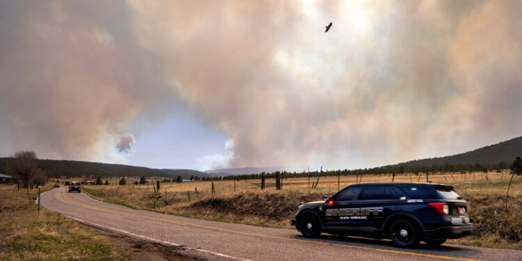 Wildfires Burn More Than 100,000 Acres in Three States Wildfires Burn More Than 100,000 Acres in Three States
