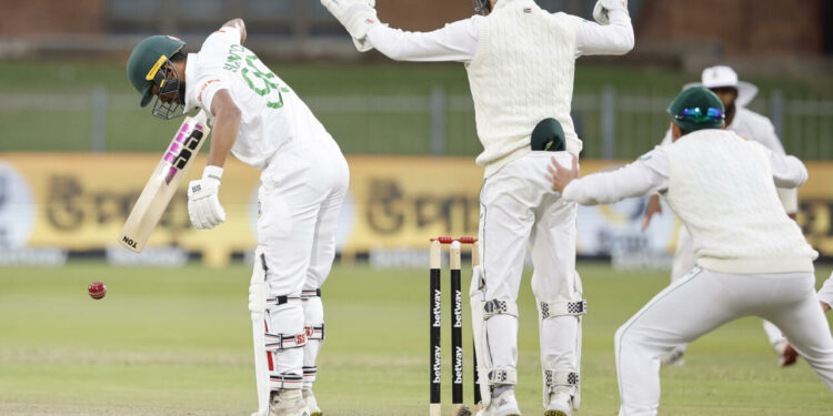 South Africa push Bangladesh closer to Test defeat in twilight zone South Africa push Bangladesh closer to Test defeat in twilight zone