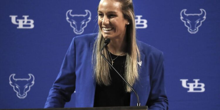 UB announces women’s basketball coaching staff; Division II All-American to join Bulls | College Sports UB announces women’s basketball coaching staff; Division II All-American to join Bulls | College Sports