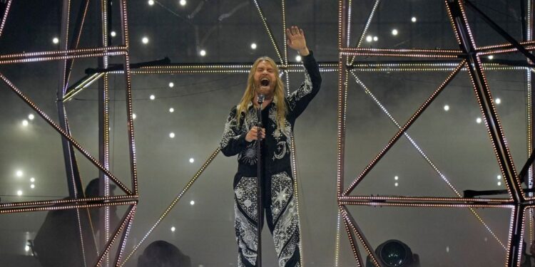 Eurovision: Britain triumphs in singing contest for first time in 25 years Eurovision: Britain triumphs in singing contest for first time in 25 years