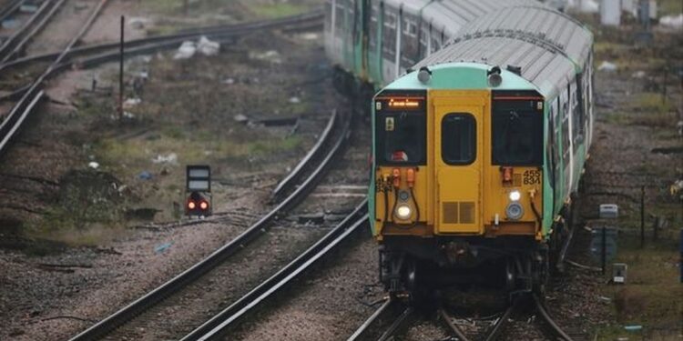Croydon live: Travel disruption updates as fault causes delays on Thameslink and Southern lines Croydon live: Travel disruption updates as fault causes delays on Thameslink and Southern lines