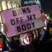 Roe v Wade: US Supreme Court may overturn abortion rights, leak suggests – BBC Roe v Wade: US Supreme Court may overturn abortion rights, leak suggests – BBC