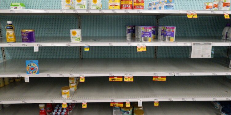 Baby formula shortage stings US as Australian company ships millions of cans to States Baby formula shortage stings US as Australian company ships millions of cans to States