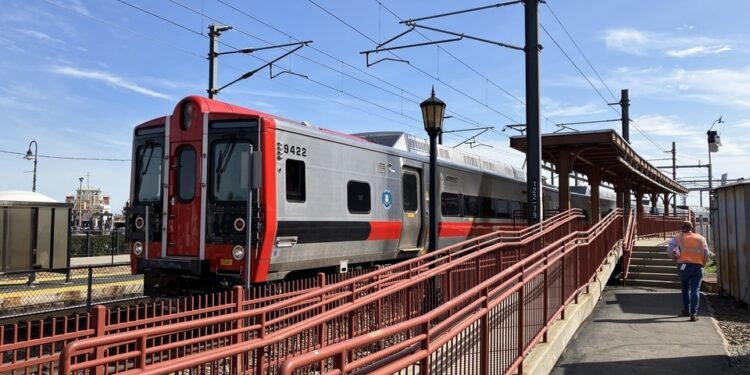 The Day – Shore Line East converts trains to electric The Day – Shore Line East converts trains to electric