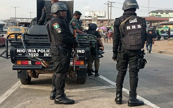 Police Rescues Notorious Burglar From Being Set Ablaze In Delta Police Rescues Notorious Burglar From Being Set Ablaze In Delta