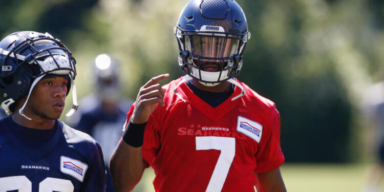 Seahawks’ 2022 QB competition: Geno Smith has ‘head start’ on Drew Lock Seahawks’ 2022 QB competition: Geno Smith has ‘head start’ on Drew Lock