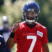Seahawks’ 2022 QB competition: Geno Smith has ‘head start’ on Drew Lock Seahawks’ 2022 QB competition: Geno Smith has ‘head start’ on Drew Lock