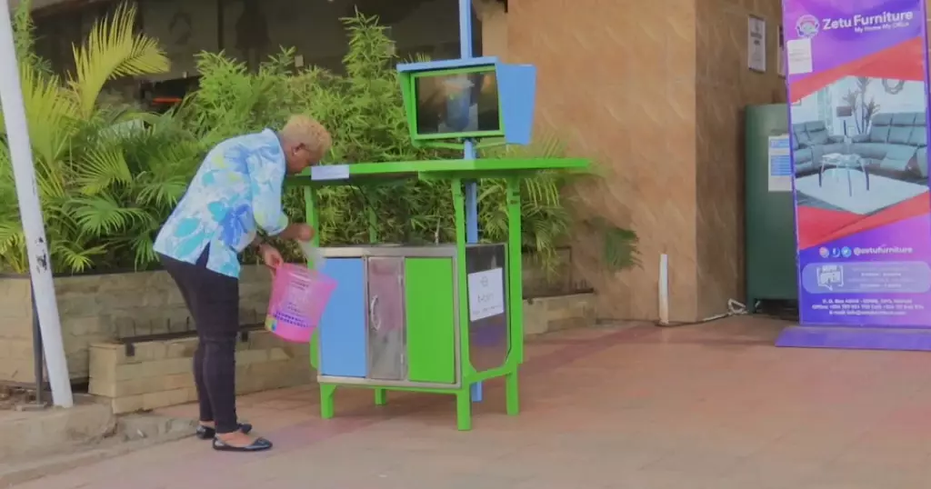 In Kenya, a high tech trash bin invented to boost recycling In Kenya, a high tech trash bin invented to boost recycling
