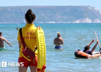 UK heatwave: People advised to be cautious as temperatures soar – BBC