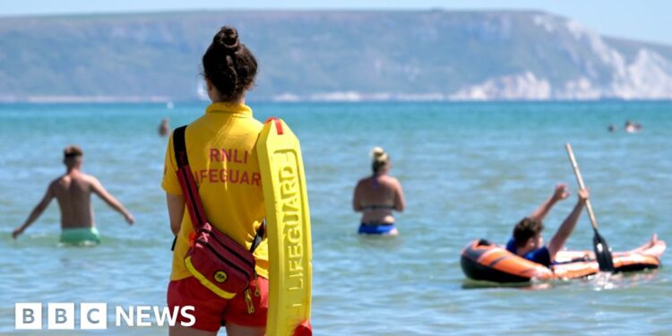 UK heatwave: People advised to be cautious as temperatures soar – BBC