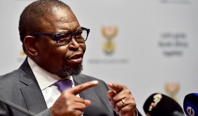 Finance minister sends unrest warning to South Africa Finance minister sends unrest warning to South Africa