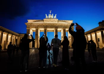 Russia threatens gas cuts; Germany makes contingency plans