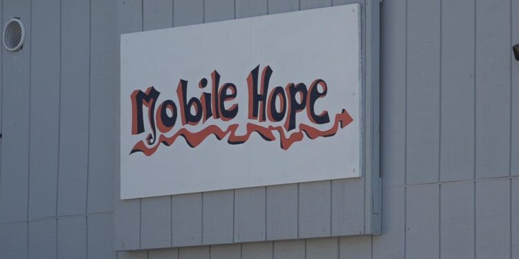 Mobile Hope volunteers help deliver meals to area families Mobile Hope volunteers help deliver meals to area families