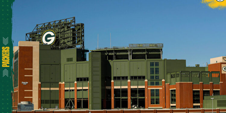 Lambeau Field preparing for inaugural soccer match Saturday between FC Bayern Munich and Manchester City 