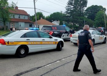 Rooftop shooter kills 6 at July 4 parade in Chicago suburb of Highland Park