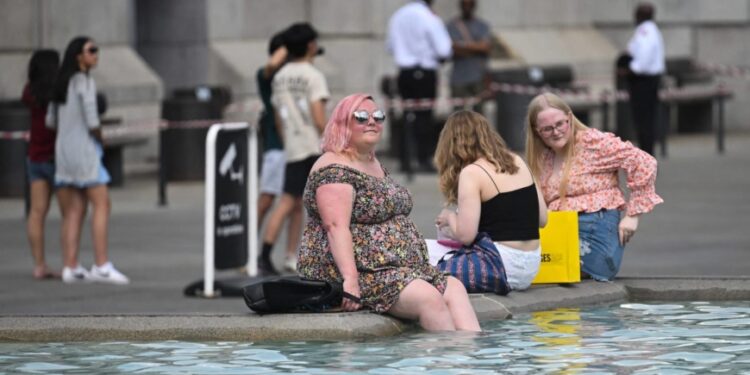 Scorching summer heat wave throws Britain into more chaos Scorching summer heat wave throws Britain into more chaos