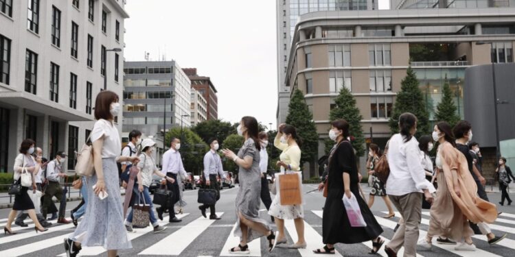 Despite Abe’s push, women still largely absent from Japan boards Despite Abe’s push, women still largely absent from Japan boards