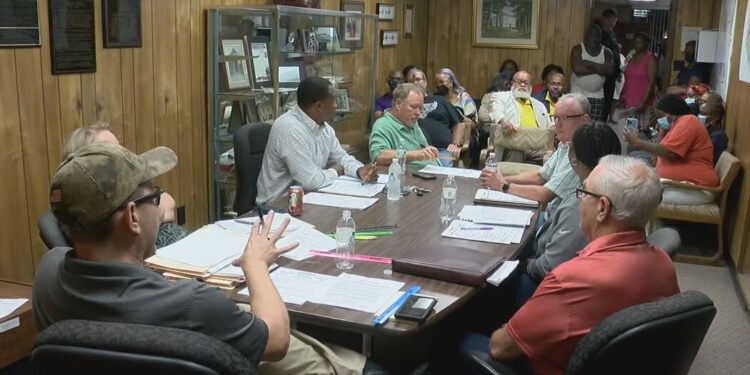 Alabama City Moves to Dissolve Police Department Over Racist Text Alabama City Moves to Dissolve Police Department Over Racist Text