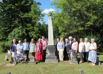 DAR honor American Revolution Veteran