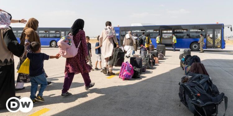 Taliban blocking Afghan evacuations to Germany: report | News | DW Taliban blocking Afghan evacuations to Germany: report | News | DW