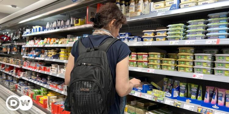 Germany: Inflation nears 8% in August | News | DW