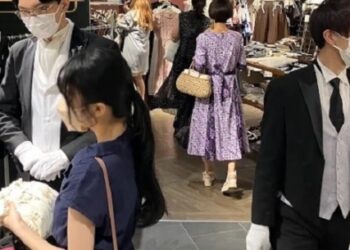 Handsome butler shopping services being offered by Japanese boutique