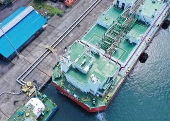 Germany’s RWE Widens Global Search for LNG Supplies