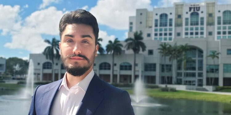 Alumnus joins prestigious pre-law program at Harvard | FIU News Alumnus joins prestigious pre-law program at Harvard | FIU News